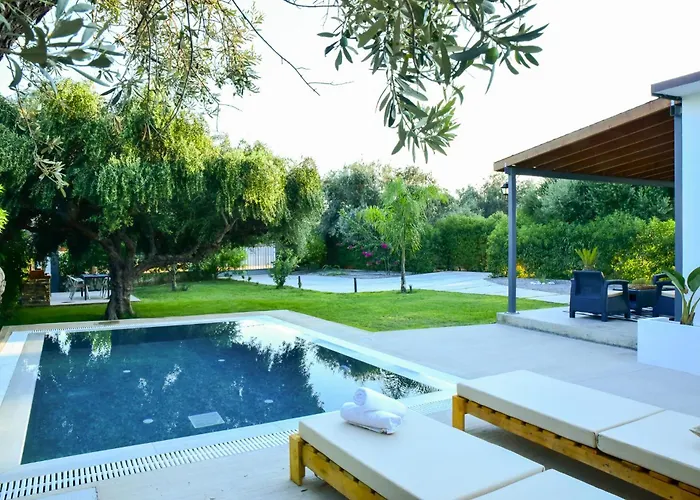 Elea Blu Pool & Garden * Afándu